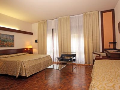 bedroom 2 - hotel grand duomo - pisa, italy