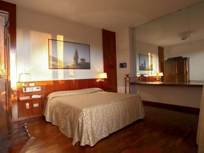 bedroom 3 - hotel grand duomo - pisa, italy