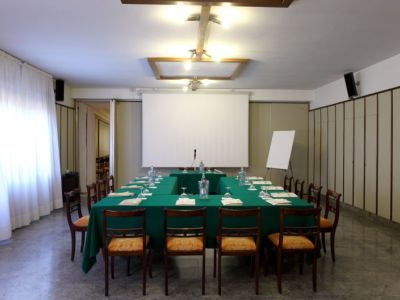 conference room - hotel grand duomo - pisa, italy