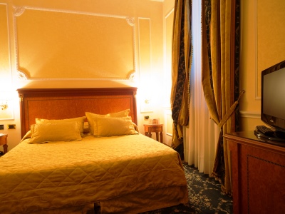 bedroom - hotel dei consoli - rome, italy