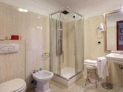 bathroom 1 - hotel antico palazzo rospigliosi - rome, italy