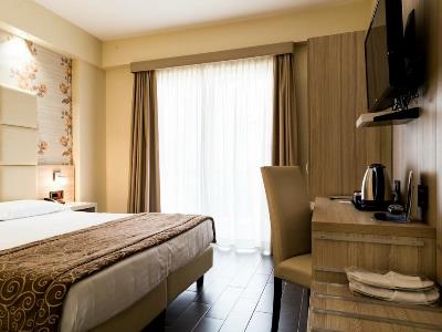 bedroom 1 - hotel pineta palace - rome, italy