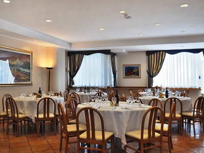 breakfast room 1 - hotel pineta palace - rome, italy