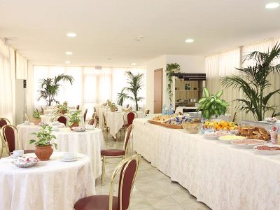 breakfast room - hotel san giusto - rome, italy