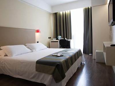 standard bedroom 1 - hotel roma tor vergata - rome, italy