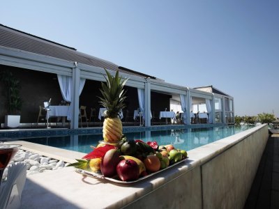 outdoor pool - hotel anantara palazzo naiadi - rome, italy