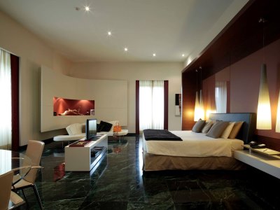 suite - hotel anantara palazzo naiadi - rome, italy