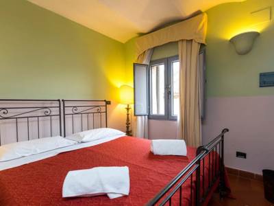 bedroom - hotel domus sessoriana - rome, italy