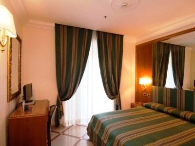bedroom - hotel regio - rome, italy