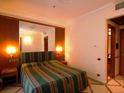 bedroom 2 - hotel regio - rome, italy