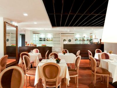 restaurant - hotel fenix - rome, italy