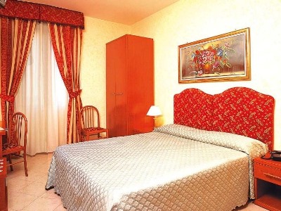 bedroom 1 - hotel stromboli - rome, italy