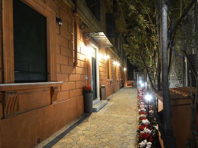exterior view - hotel via veneto suites - rome, italy