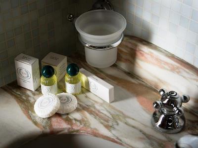 bathroom - hotel imperiale - rome, italy