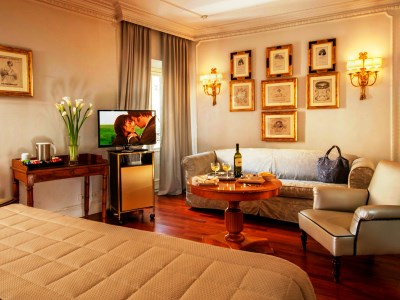 bedroom 1 - hotel alexandra - rome, italy