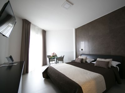 bedroom - hotel mediterranea - salerno, italy