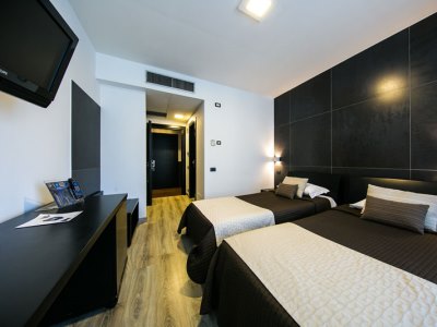bedroom 1 - hotel mediterranea - salerno, italy