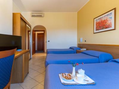 bedroom - hotel hotel relax - siracusa, italy