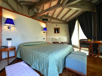 bedroom 1 - hotel grand ortigia - siracusa, italy