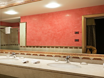 bathroom 1 - hotel minareto - siracusa, italy