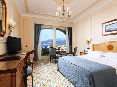 bedroom 3 - hotel grand hotel capodimonte - sorrento, italy