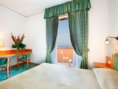 bedroom 1 - hotel villa maria - sorrento, italy