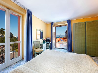 bedroom 2 - hotel villa maria - sorrento, italy