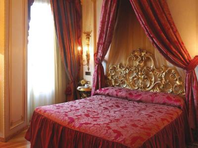 bedroom 1 - hotel regina palace - stresa, italy