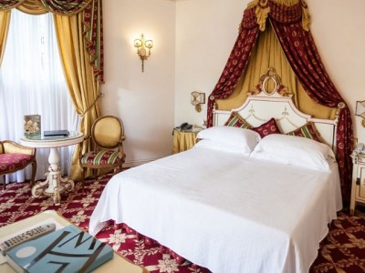 bedroom - hotel villa and palazzo aminta - stresa, italy