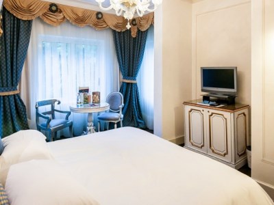 deluxe room 1 - hotel villa and palazzo aminta - stresa, italy