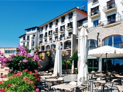 exterior view - hotel hotel ariston - taormina, italy