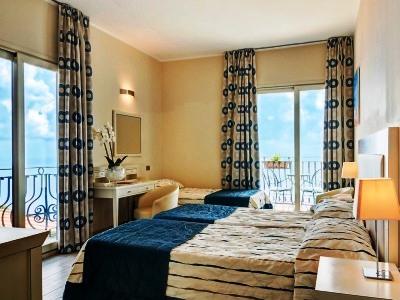 bedroom 9 - hotel hotel ariston - taormina, italy