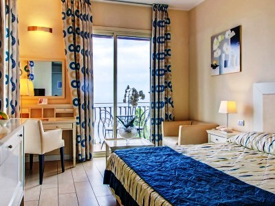 bedroom 8 - hotel hotel ariston - taormina, italy