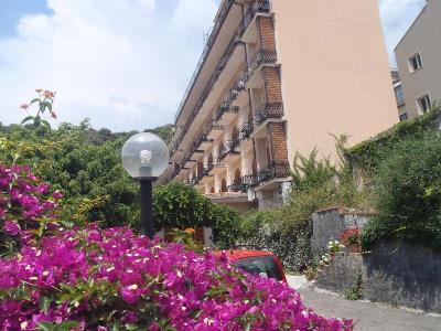 exterior view - hotel ipanema - taormina, italy