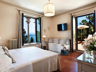 bedroom 8 - hotel villa belvedere - taormina, italy