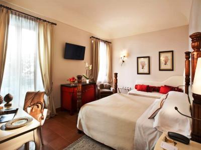 bedroom 14 - hotel villa belvedere - taormina, italy