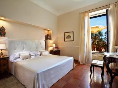 bedroom 6 - hotel villa belvedere - taormina, italy