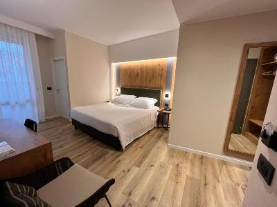 bedroom 4 - hotel hotel america - trento, italy
