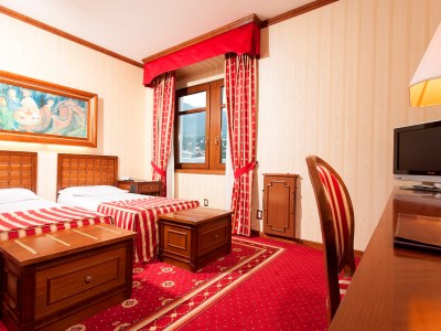 bedroom - hotel grand trento - trento, italy