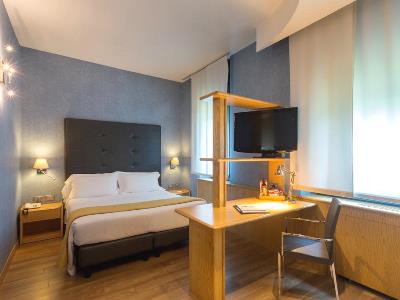bedroom - hotel best western plus executive and suites - turin, italy