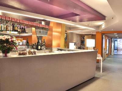 bar - hotel best western plus executive and suites - turin, italy