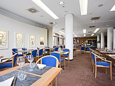restaurant - hotel novotel corso giulio cesare - turin, italy