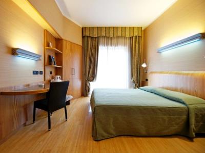 bedroom 1 - hotel best western luxor - turin, italy