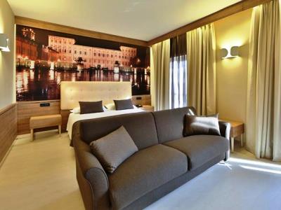 bedroom 4 - hotel best western luxor - turin, italy