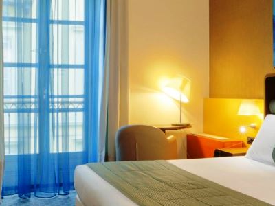 bedroom - hotel holiday inn turin city center - turin, italy