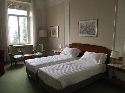 bedroom 4 - hotel palace grand hotel varese - varese, italy