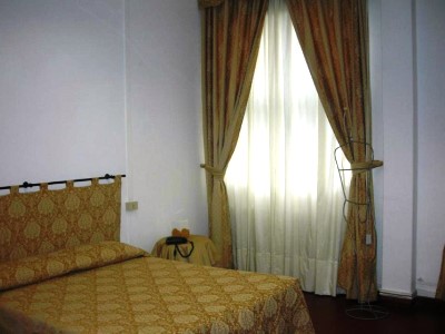 bedroom 1 - hotel agli artisti - venice, italy