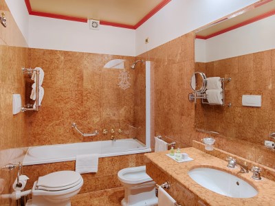 bathroom 1 - hotel nh venezia santa lucia - venice, italy