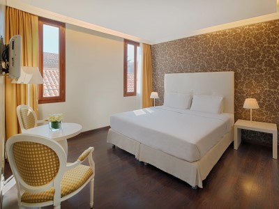 bedroom 1 - hotel nh venezia santa lucia - venice, italy