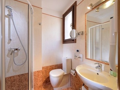 bathroom - hotel albergo san marco - venice, italy